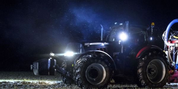 Jakie oświetlenie robocze wybrać do pojazdu rolniczego?